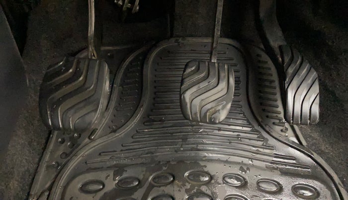 2016 Renault Kwid RXT 0.8, Petrol, Manual, 61,850 km, Pedals