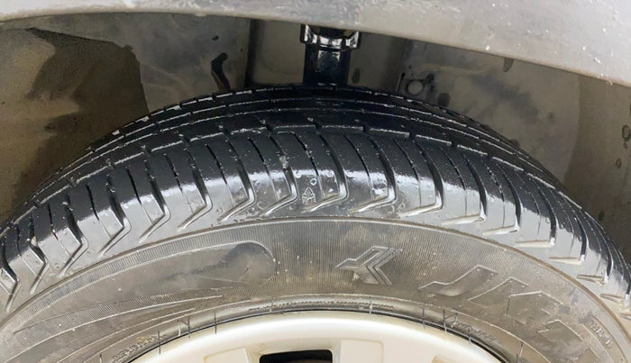 2016 Renault Kwid RXT 0.8, Petrol, Manual, 61,850 km, Right Front Tyre Tread