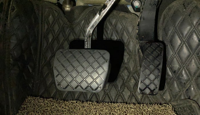 2022 Skoda SLAVIA STYLE 1.0L TSI AT, Petrol, Automatic, 81,938 km, Pedals