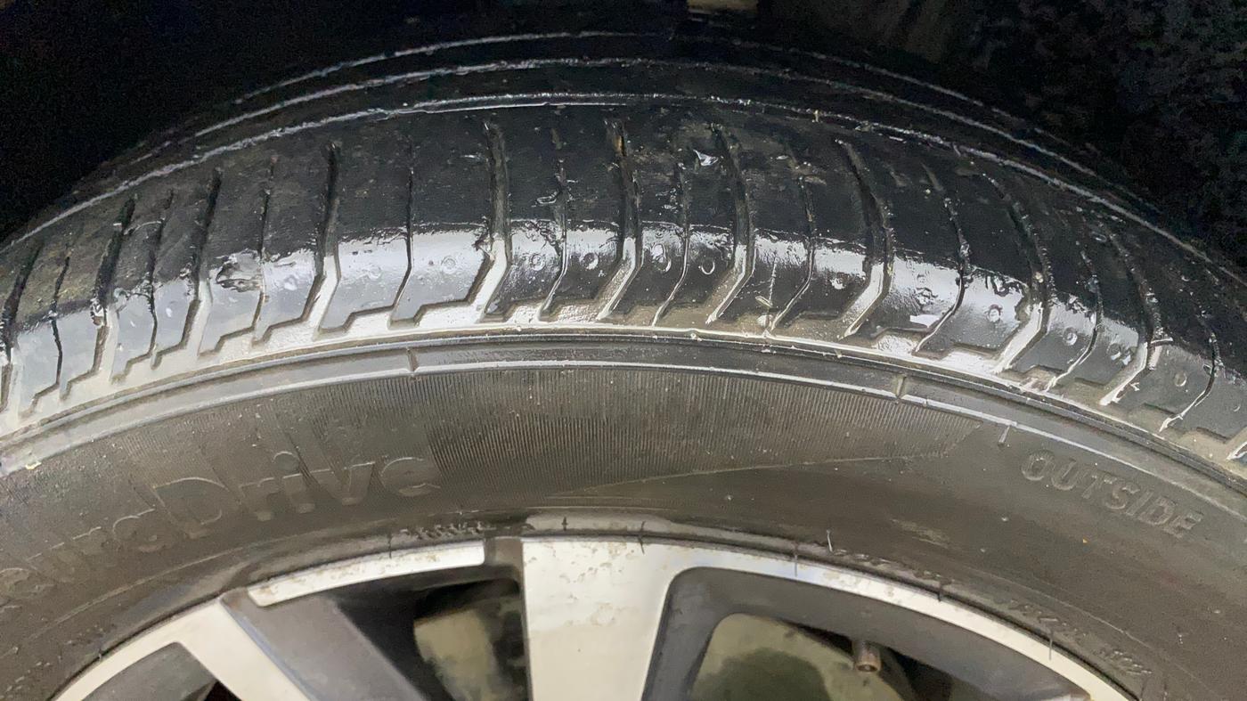 2022 Skoda SLAVIA STYLE 1.0L TSI AT, Petrol, Automatic, 81,938 km, Left Front Tyre Tread