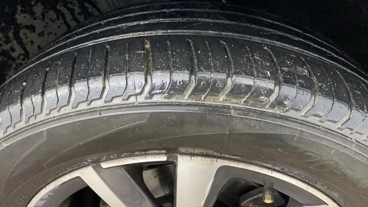 2022 Skoda SLAVIA STYLE 1.0L TSI AT, Petrol, Automatic, 81,938 km, Right Front Tyre Tread