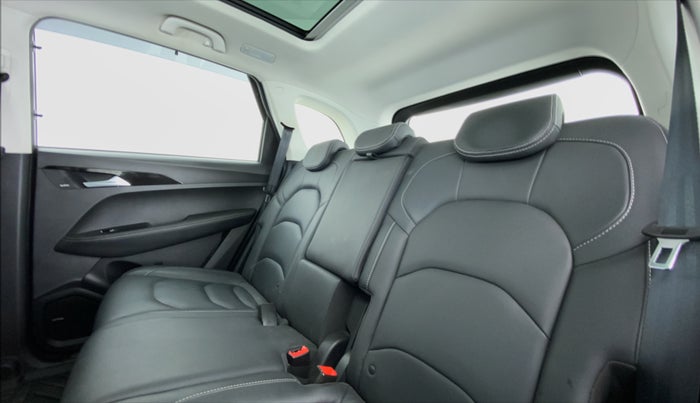 2019 MG HECTOR SHARP DCT PETROL, Petrol, Automatic, 59,094 km, Right Side Rear Door Cabin