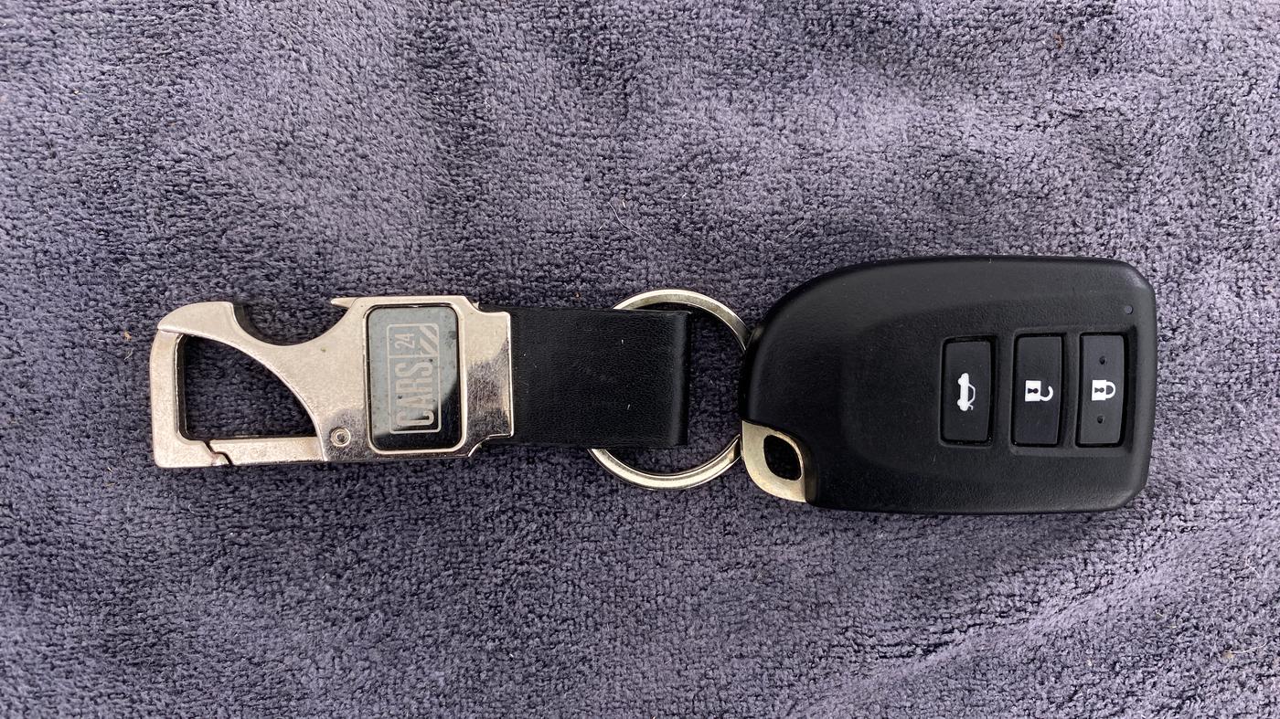 2018 Toyota YARIS G MT, Petrol, Manual, 50,736 km, Key Close Up