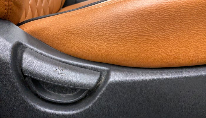 2018 Hyundai Grand i10 SPORTZ AT 1.2 KAPPA VTVT, Petrol, Automatic, 31,444 km, Driver Side Adjustment Panel