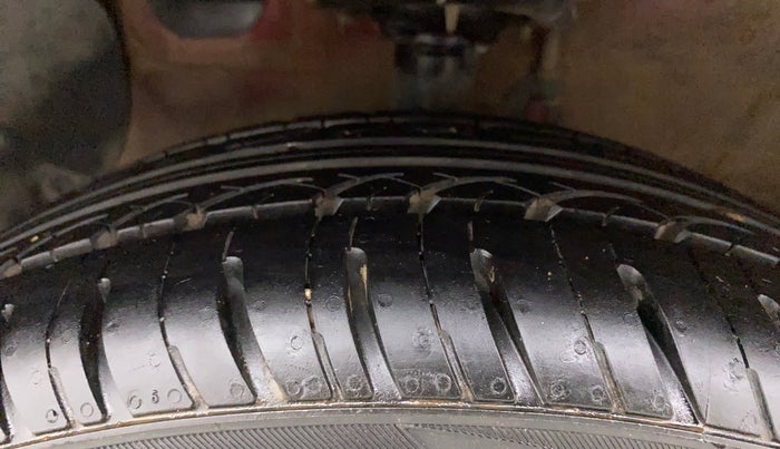 2018 Hyundai Grand i10 SPORTZ AT 1.2 KAPPA VTVT, Petrol, Automatic, 31,444 km, Left Front Tyre Tread