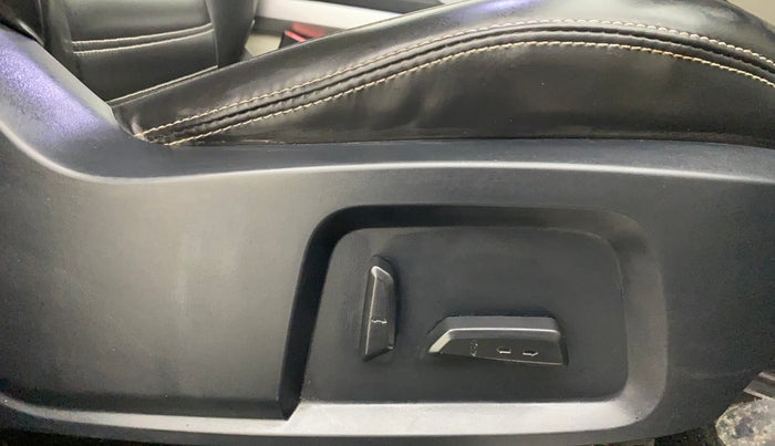 2022 Tata Safari XZ, Diesel, Manual, 64,046 km, Driver Side Adjustment Panel