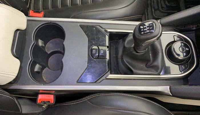 2022 Tata Safari XZ, Diesel, Manual, 64,046 km, Gear Lever