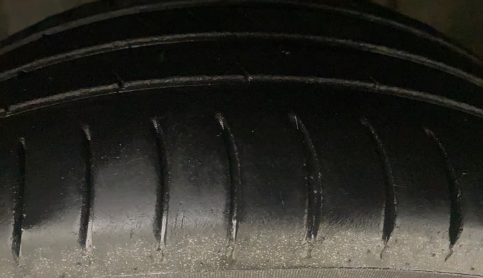 2018 Tata Tiago XZ PETROL, Petrol, Manual, 1,06,784 km, Left Front Tyre Tread