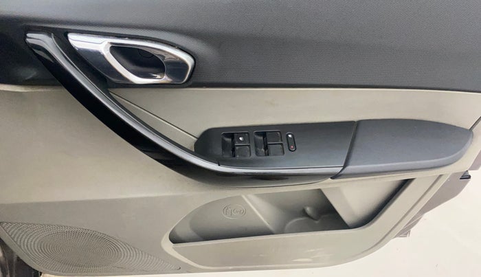 2018 Tata Tiago XZ PETROL, Petrol, Manual, 1,06,784 km, Driver Side Door Panels Control