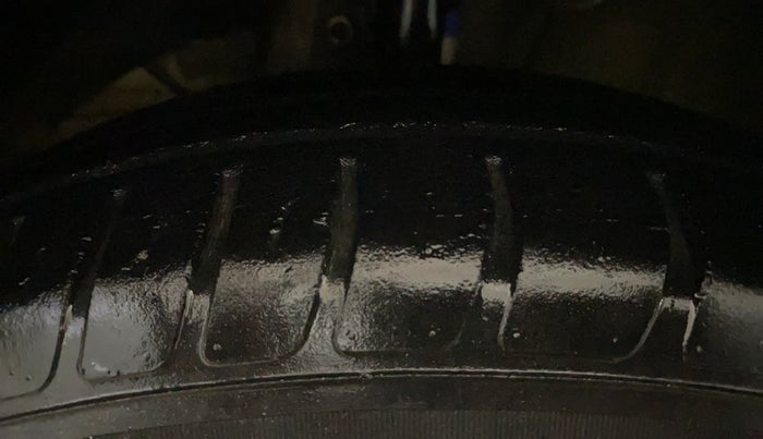 2019 Maruti Dzire LXI, Petrol, Manual, 52,179 km, Left Front Tyre Tread