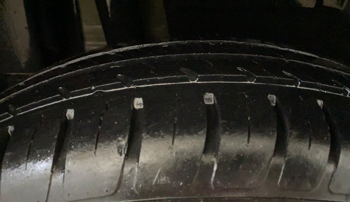 2019 Maruti Dzire LXI, Petrol, Manual, 52,179 km, Right Rear Tyre Tread