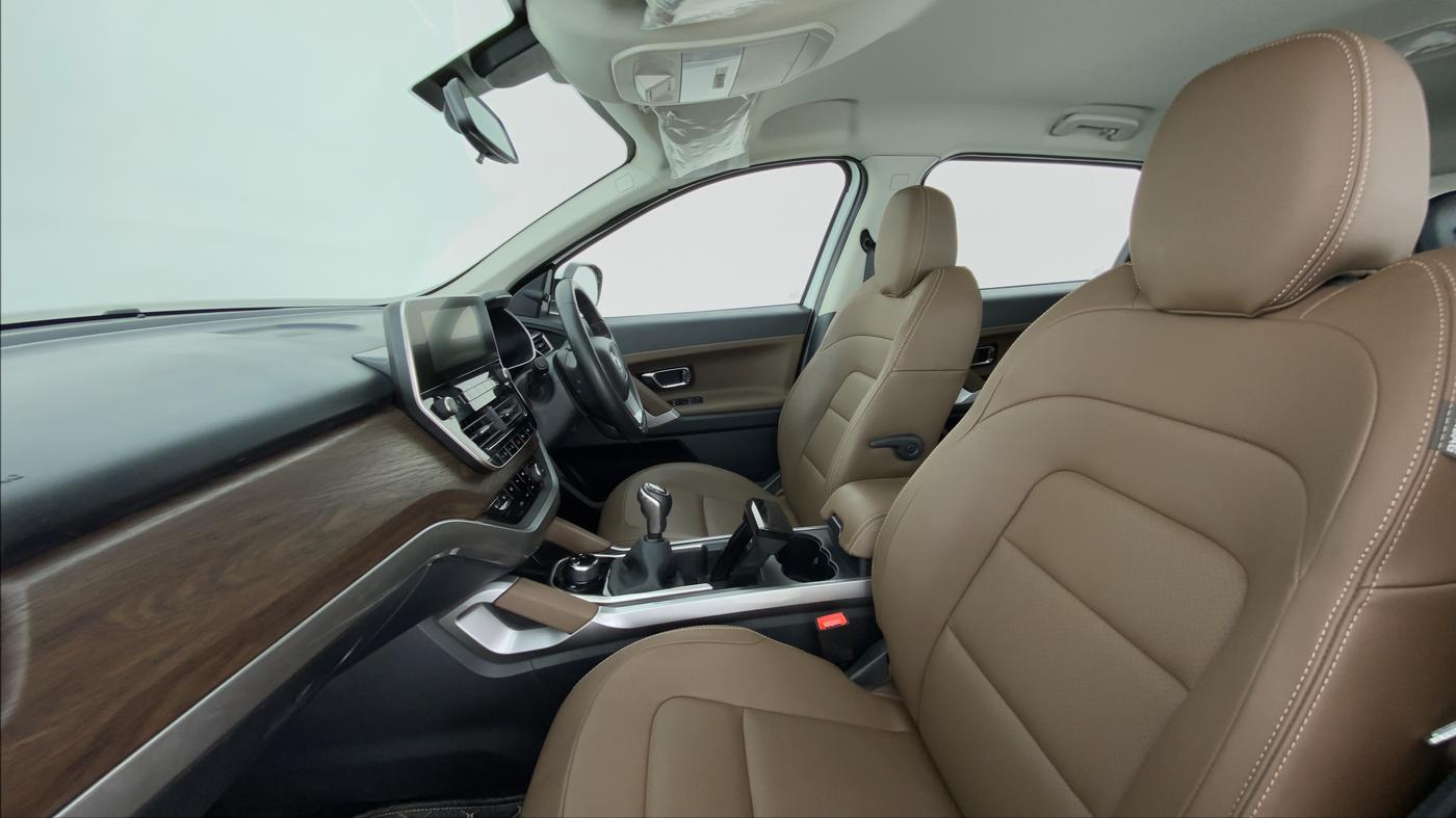2021 Tata Harrier XZ 2.0L Kryotec, Diesel, Manual, 10,517 km, Right Side Front Door Cabin
