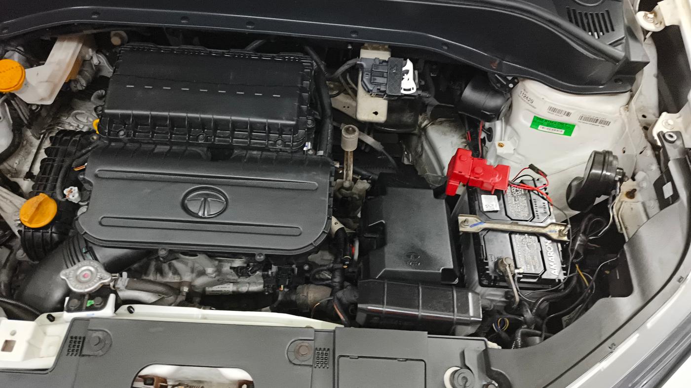 2022 Tata PUNCH PURE MT, Petrol, Manual, 30,710 km, Engine View - Left