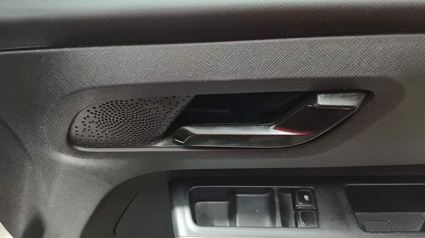 2022 Tata PUNCH PURE MT, Petrol, Manual, 30,710 km, Driver Side Door Panels Control