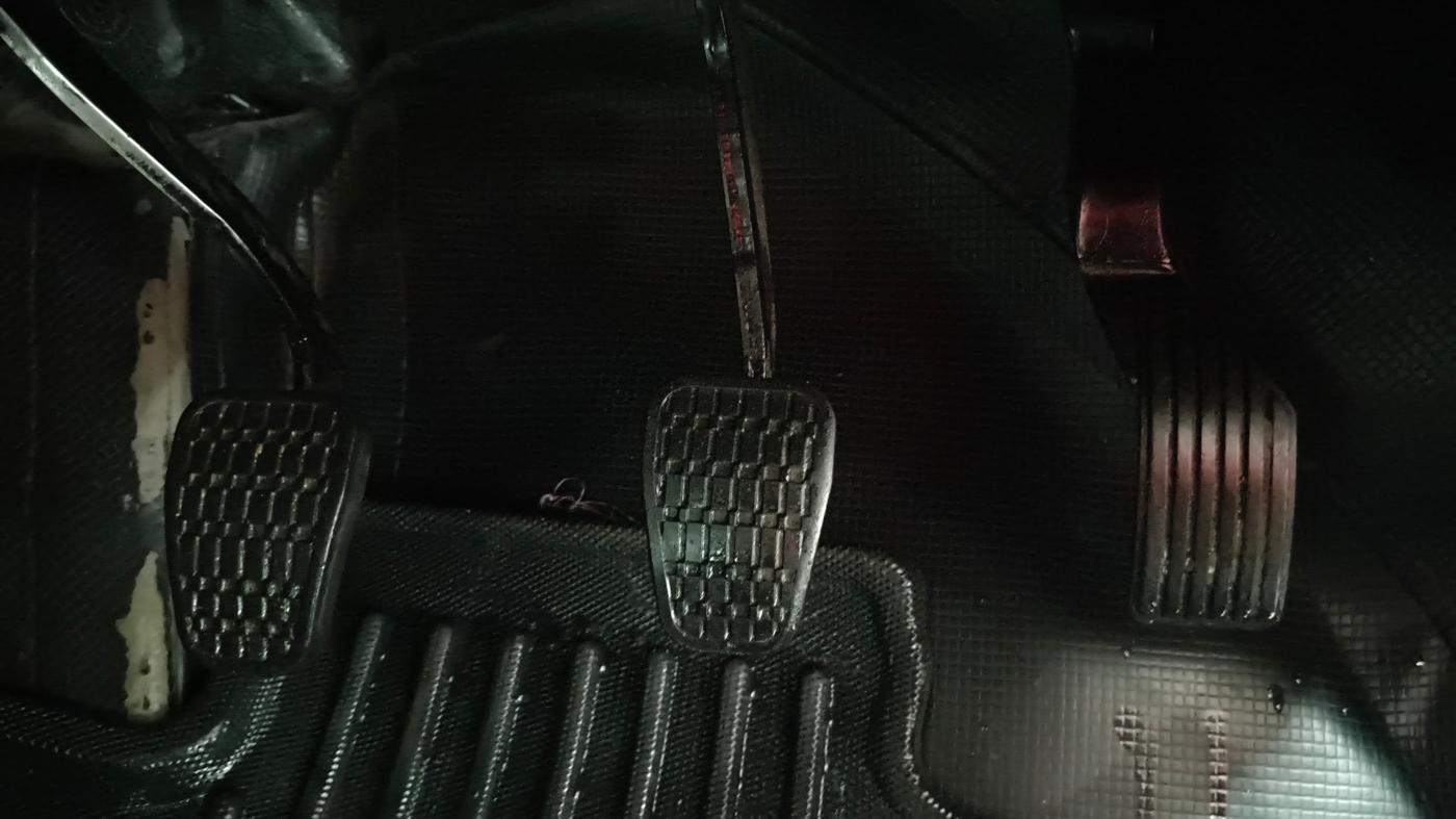2022 Tata PUNCH PURE MT, Petrol, Manual, 30,710 km, Pedals