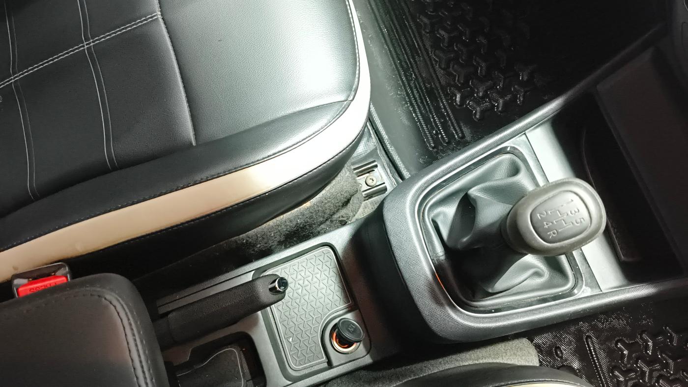 2022 Tata PUNCH PURE MT, Petrol, Manual, 30,710 km, Gear Lever
