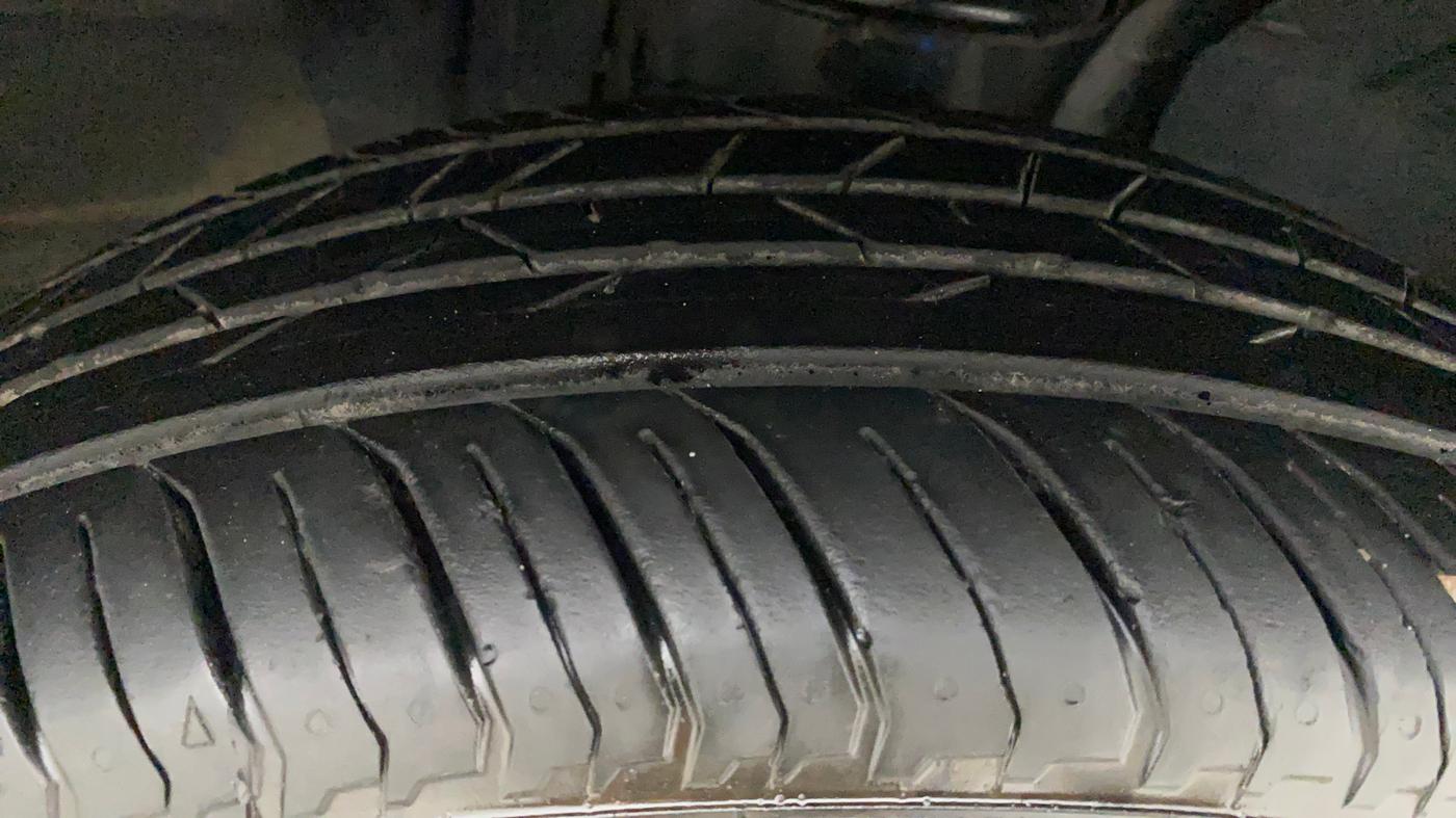 2022 Nissan MAGNITE XV PREMIUM, Petrol, Manual, 13,403 km, Right Front Tyre Tread