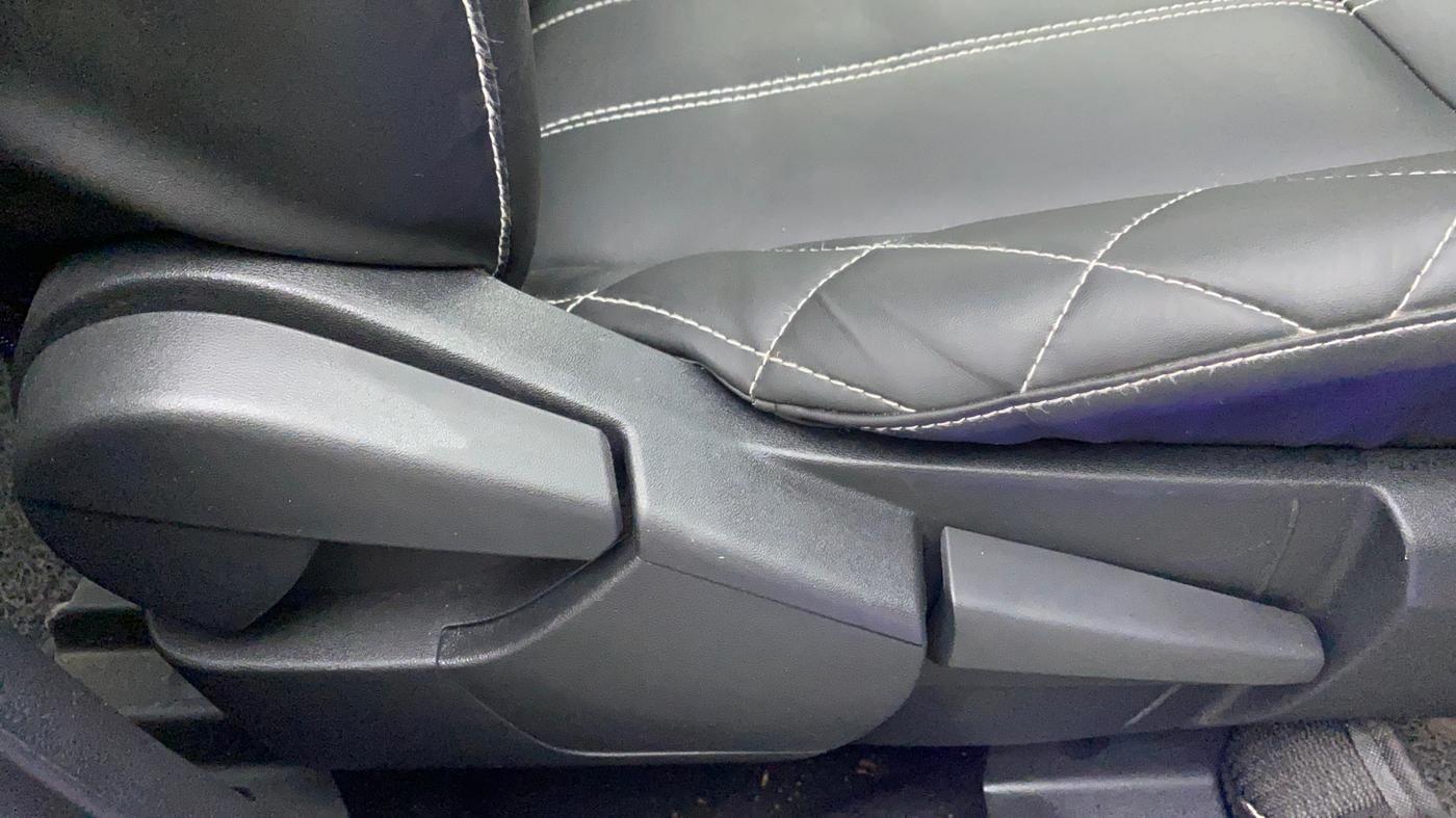 2022 Nissan MAGNITE XV PREMIUM, Petrol, Manual, 13,403 km, Driver Side Adjustment Panel