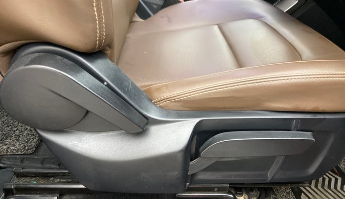 2019 Tata Harrier XZ 2.0L Kryotec, Diesel, Manual, 32,379 km, Driver Side Adjustment Panel