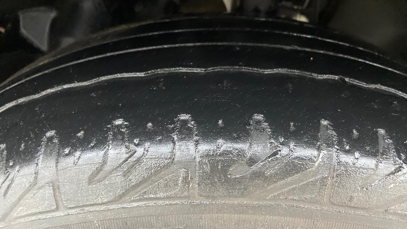 2019 Tata Harrier XZ 2.0L Kryotec, Diesel, Manual, 32,379 km, Left Front Tyre Tread