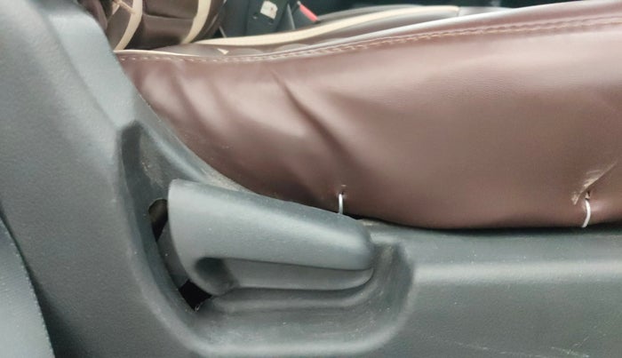 2018 Maruti Wagon R 1.0 LXI CNG, CNG, Manual, 52,906 km, Driver Side Adjustment Panel