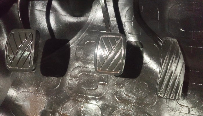 2018 Maruti Wagon R 1.0 LXI CNG, CNG, Manual, 52,906 km, Pedals