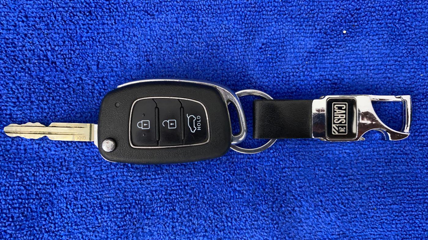 2020 Hyundai VENUE SX 1.0 TURBO IMT, Petrol, Manual, 70,644 km, Key Close Up