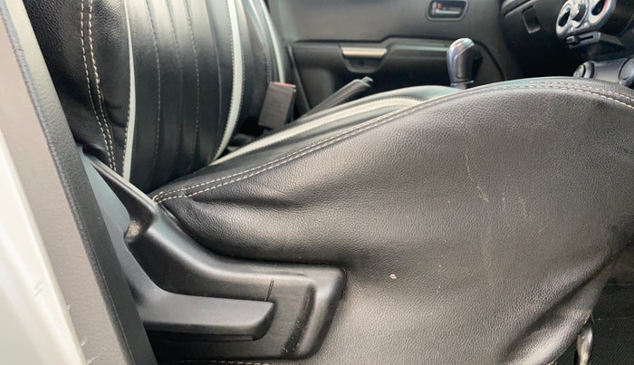 2017 Maruti IGNIS SIGMA 1.2, Petrol, Manual, 68,854 km, Driver Side Adjustment Panel