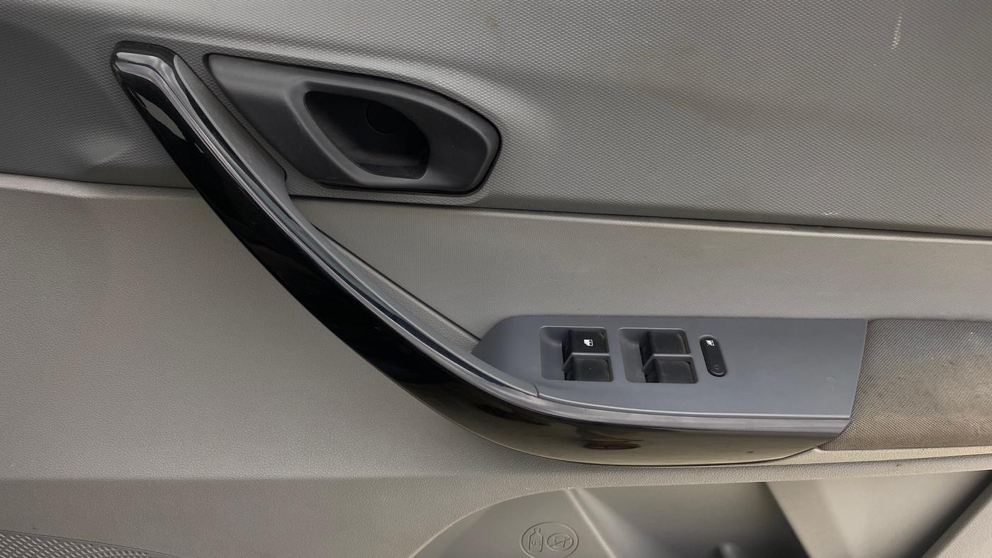 2022 Tata TIGOR XZ CNG, CNG, Manual, 66,352 km, Driver Side Door Panels Control