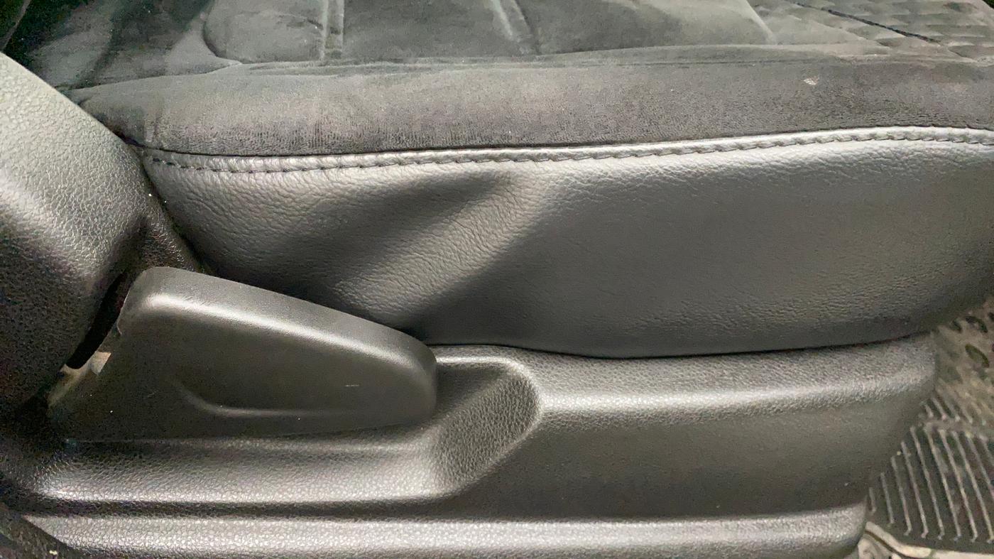 2017 Renault Kwid RXT 1.0 AMT (O), Petrol, Automatic, 46,878 km, Driver Side Adjustment Panel