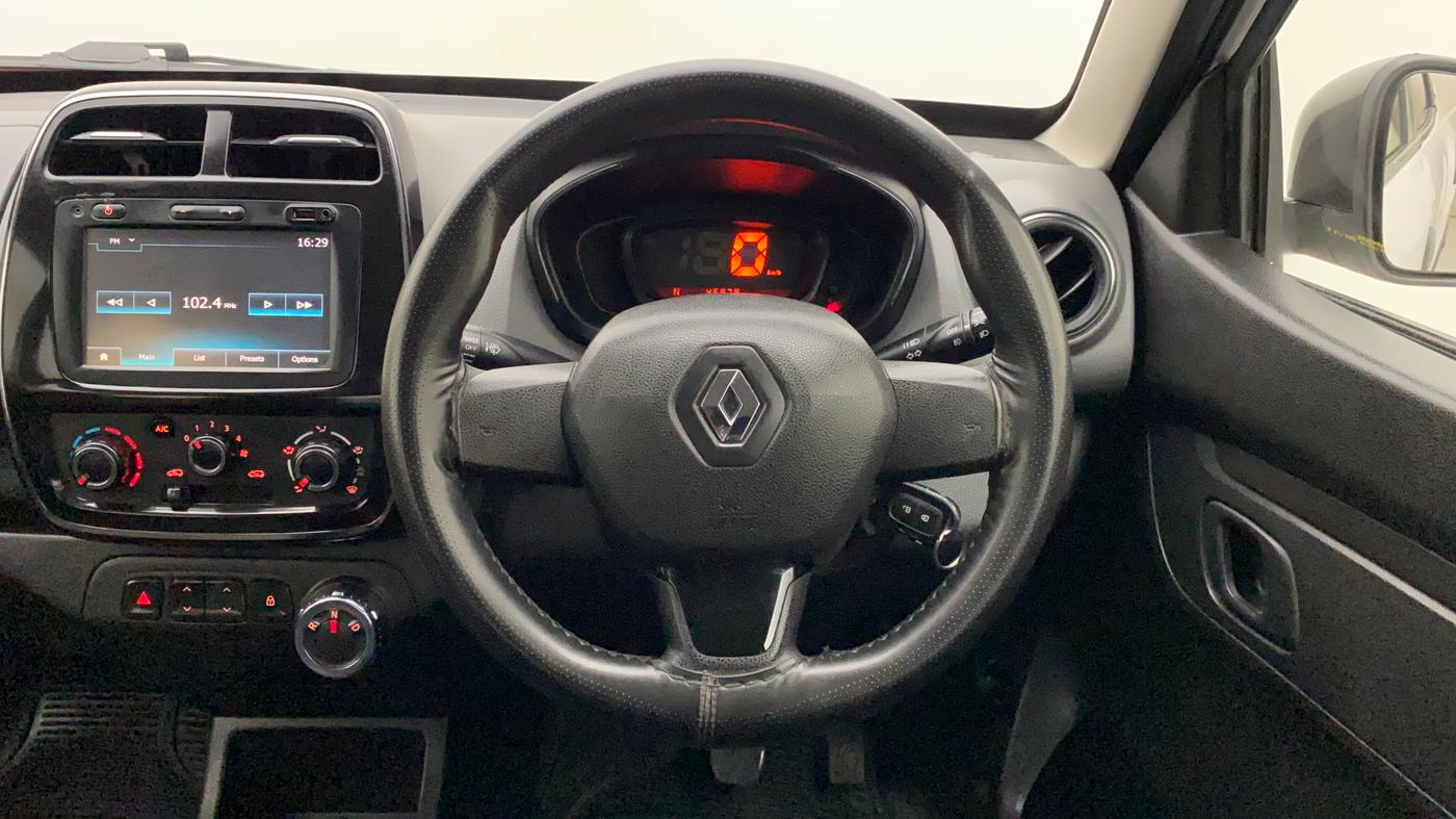 2017 Renault Kwid RXT 1.0 AMT (O), Petrol, Automatic, 46,878 km, Steering Wheel Close Up