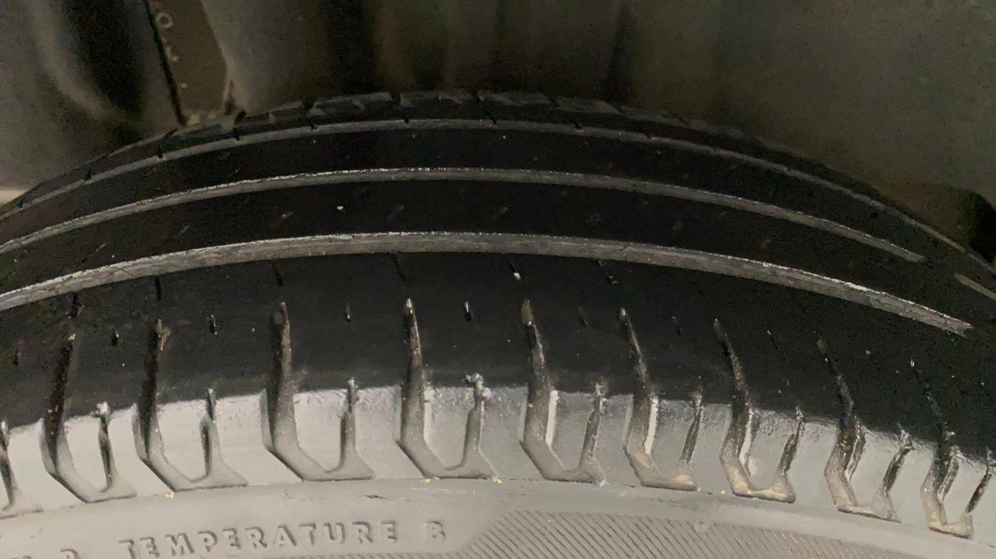 2018 Maruti Swift VXI, Petrol, Manual, 37,330 km, Right Rear Tyre Tread