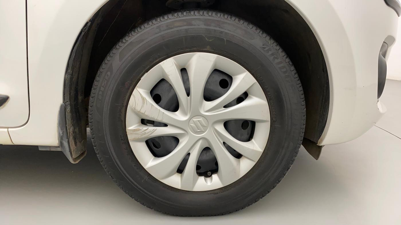 2018 Maruti Swift VXI, Petrol, Manual, 37,330 km, Right Front Wheel