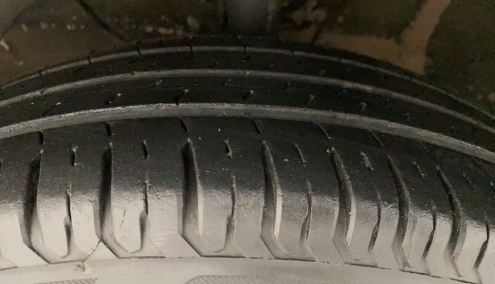 2018 Maruti Swift VXI, Petrol, Manual, 37,330 km, Left Front Tyre Tread