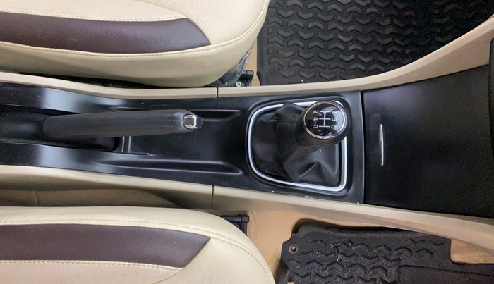 2022 Maruti Ciaz DELTA 1.5 SHVS MT PETROL, Petrol, Manual, 56,685 km, Gear Lever