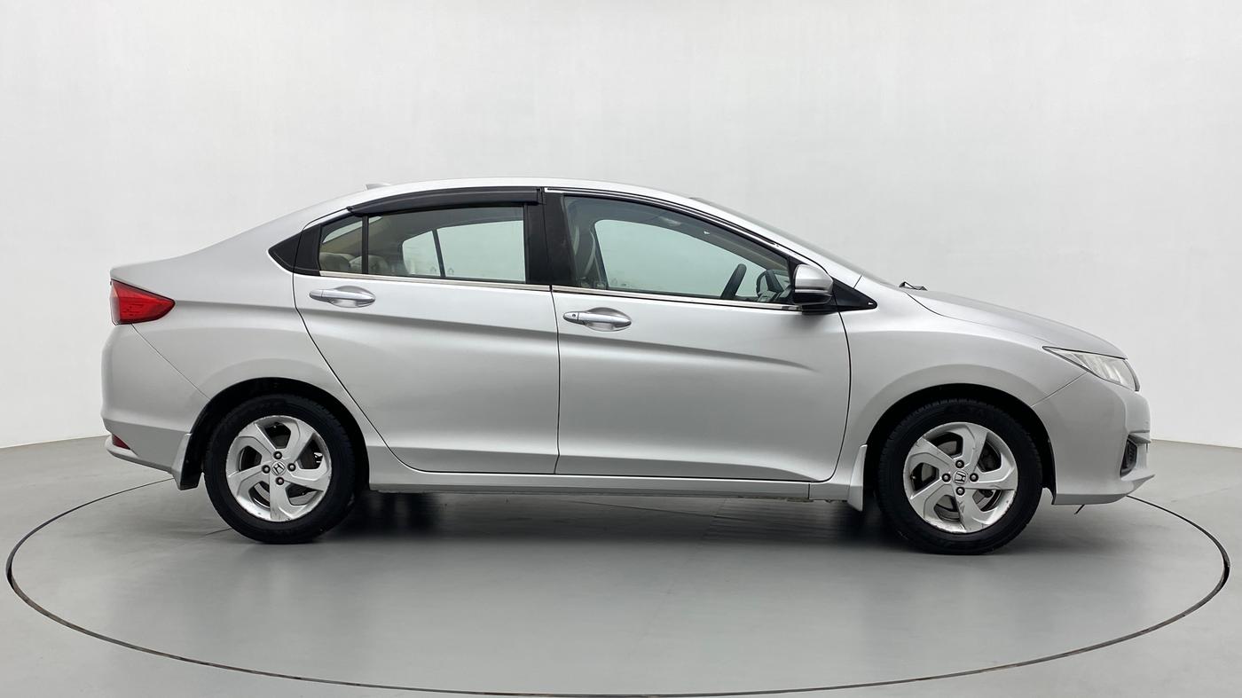 2014 Honda City V MT PETROL, CNG, Manual, 77,676 km, Right Side View