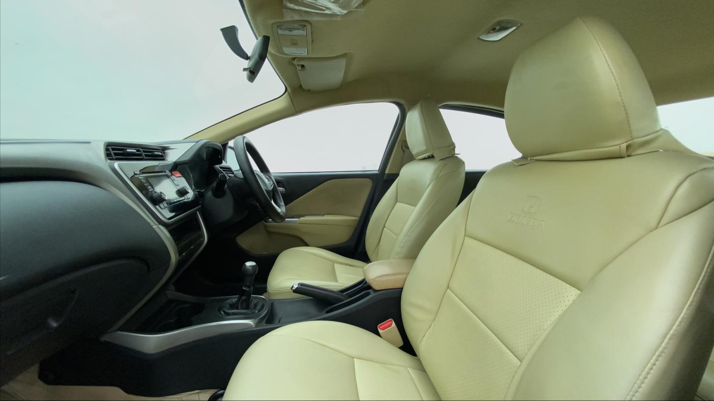 2014 Honda City V MT PETROL, CNG, Manual, 77,676 km, Right Side Front Door Cabin