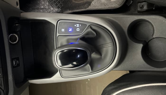 2022 Hyundai GRAND I10 NIOS SPORTZ AMT 1.2 KAPPA VTVT, Petrol, Automatic, 34,030 km, Gear Lever