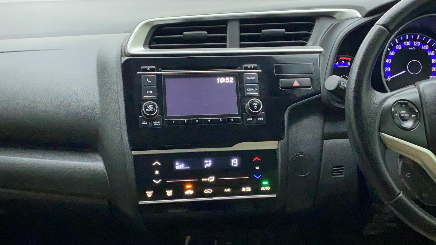 2018 Honda Jazz 1.2L I-VTEC V, Petrol, Manual, 30,416 km, Air Conditioner