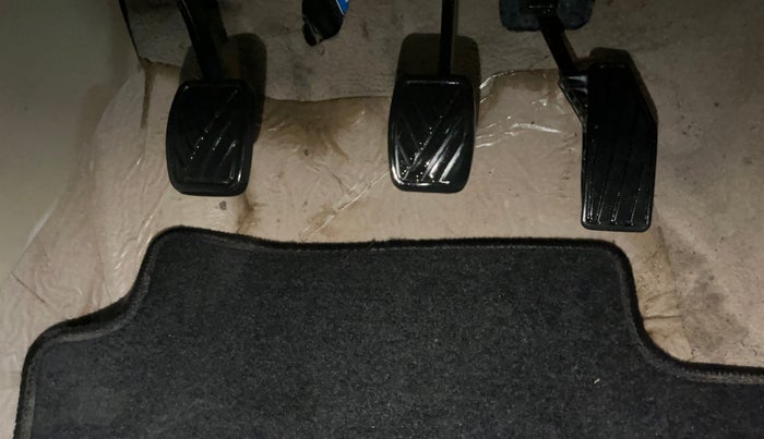 2018 Maruti Dzire LXI, CNG, Manual, 51,121 km, Pedals