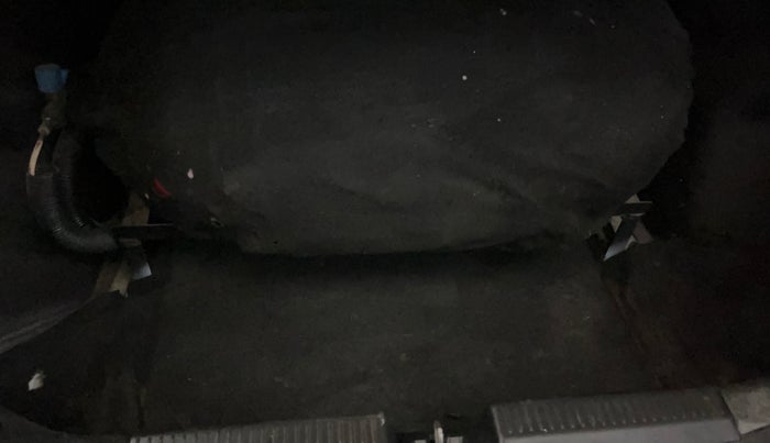 2018 Maruti Dzire LXI, CNG, Manual, 51,121 km, Boot Inside