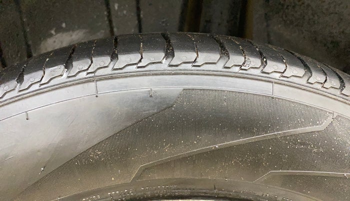 2019 Maruti Ertiga ZXI AT SHVS, Petrol, Automatic, 65,456 km, Left Rear Tyre Tread