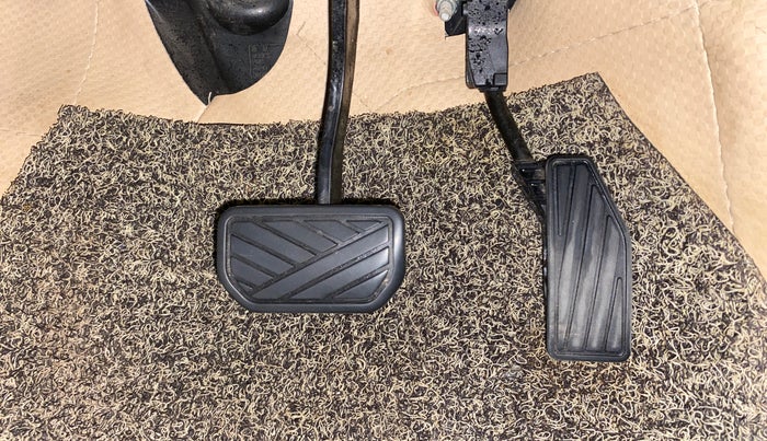 2019 Maruti Ertiga ZXI AT SHVS, Petrol, Automatic, 65,456 km, Pedals