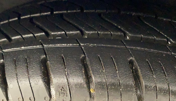 2016 Maruti Celerio VXI, Petrol, Manual, 36,882 km, Left Front Tyre Tread