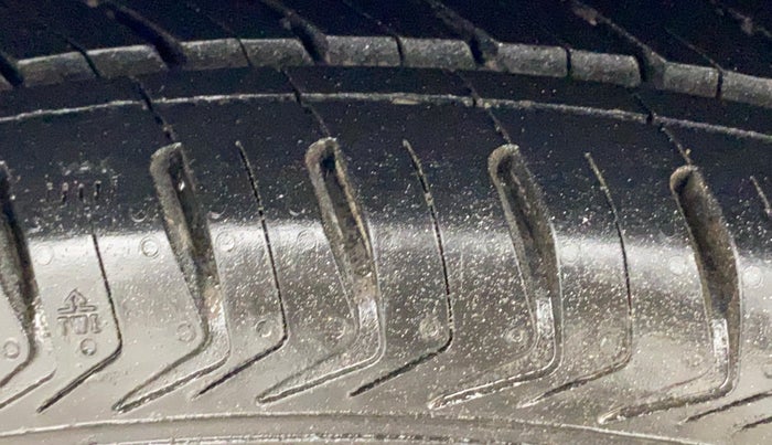 2016 Maruti Celerio VXI, Petrol, Manual, 36,882 km, Right Rear Tyre Tread