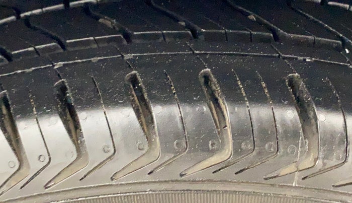 2016 Maruti Celerio VXI, Petrol, Manual, 36,882 km, Left Rear Tyre Tread