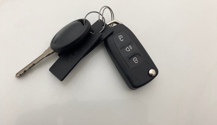 2018 Tata Tiago XZ PETROL, Petrol, Manual, 41,471 km, Key Close Up
