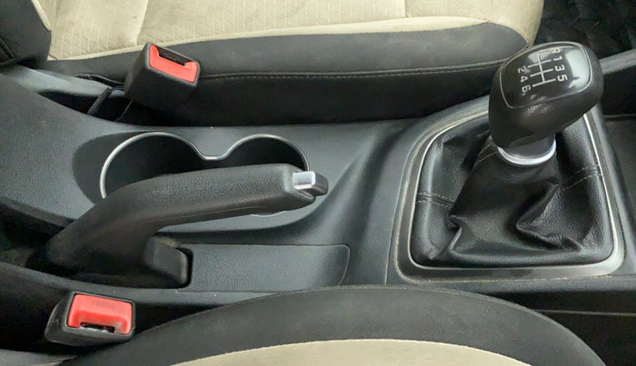 2019 Hyundai Verna 1.4 CRDi EX MT, Diesel, Manual, 56,943 km, Gear Lever