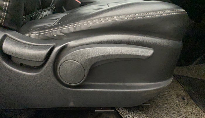 2017 Hyundai Creta SX PLUS 1.6 DIESEL, Diesel, Manual, 42,819 km, Driver Side Adjustment Panel