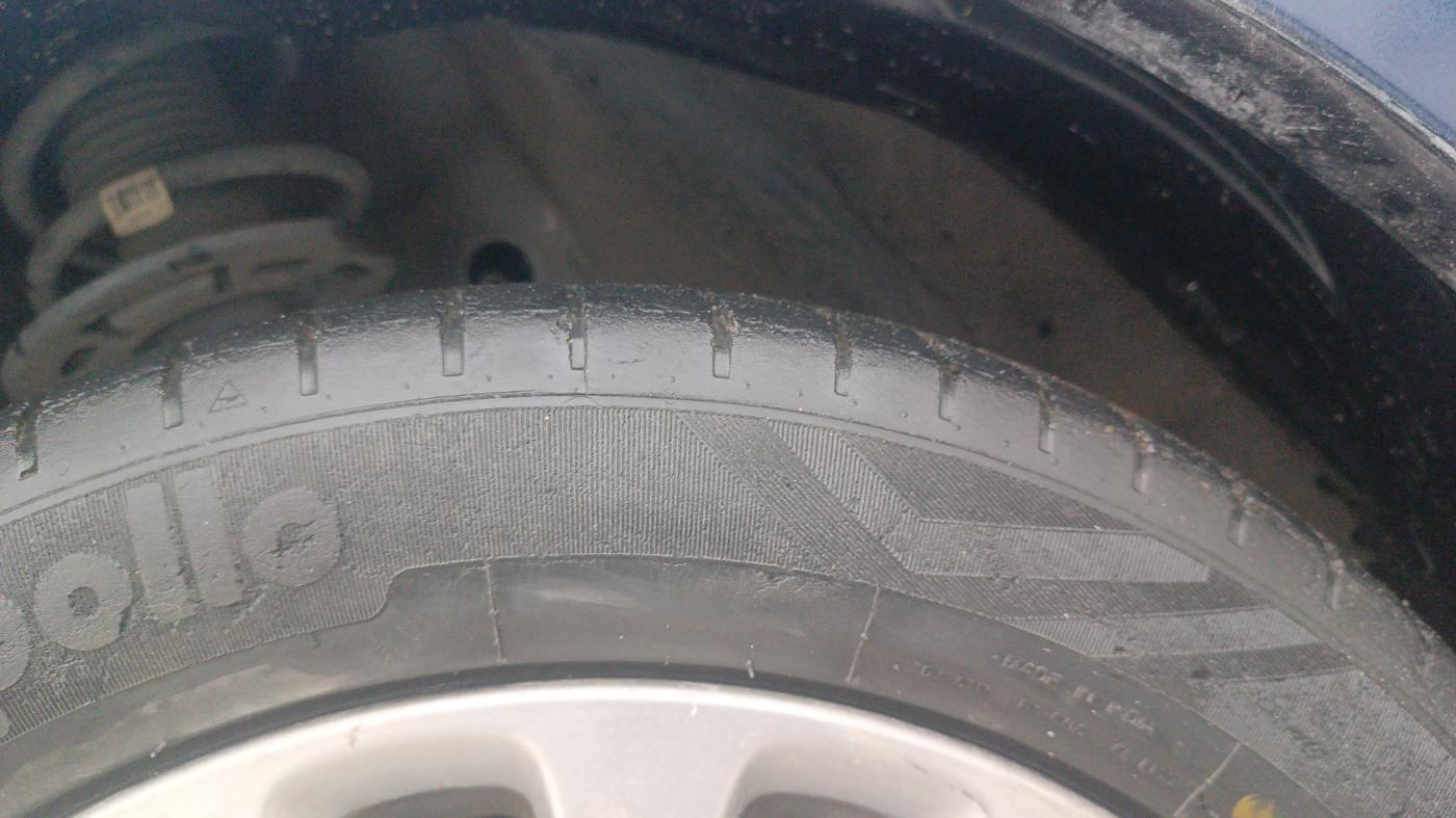 2018 Maruti Baleno ALPHA CVT PETROL 1.2, Petrol, Automatic, 57,225 km, Left Front Tyre Tread